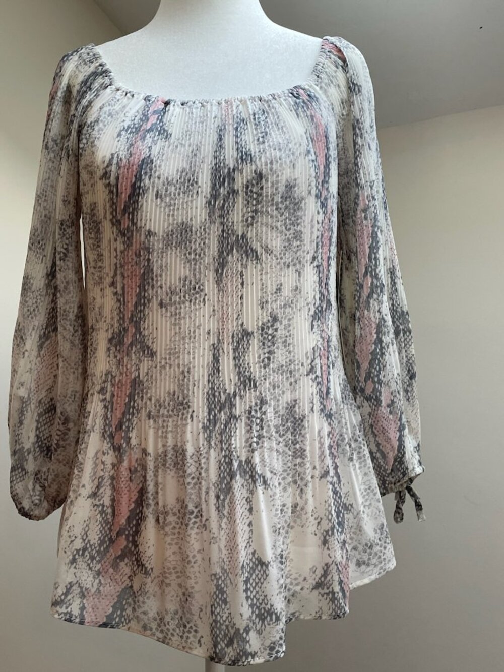Tribal Jeans Snakeskin Pattern Scoop Neck Pleated Blouse XS